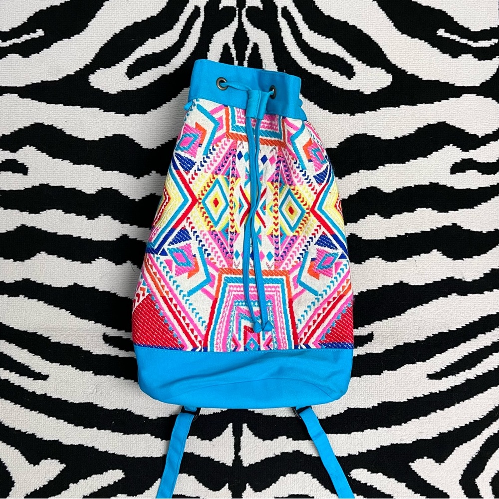 Catori Boho Southwestern Print Oversized Blanket Bucket Bag Backpack - Picture 6 of 14